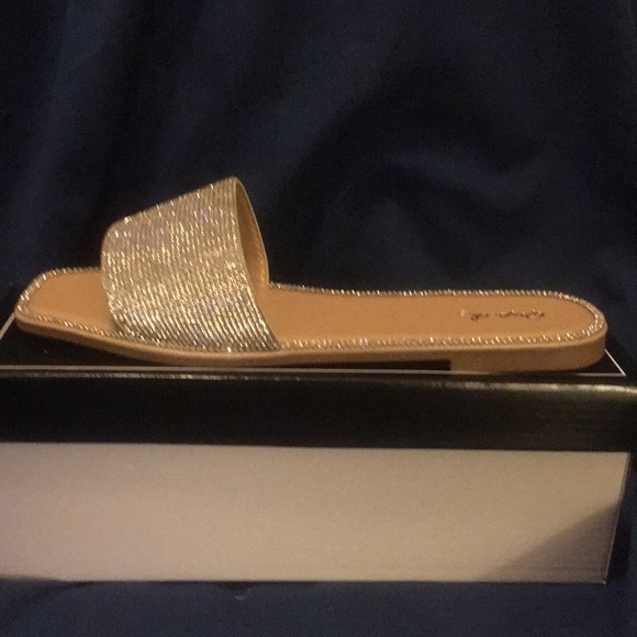 Square Toe Nude Rhinestone Slide. - Picture 4 of 6